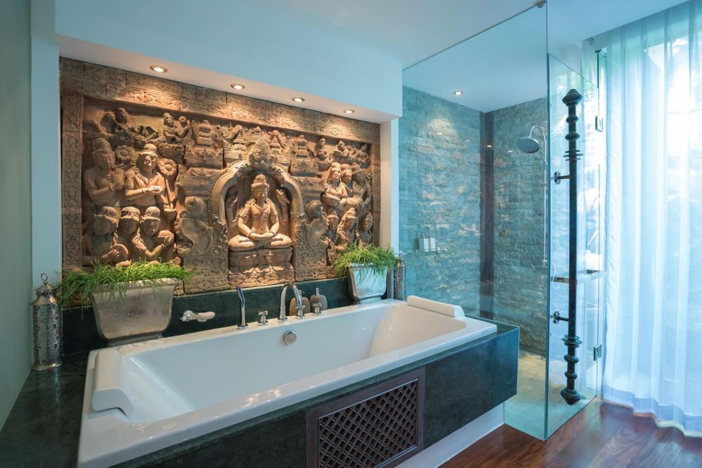 Villa On The Rocks, 4 Bedrooms, Phuket Surin Beach  Exterior photo